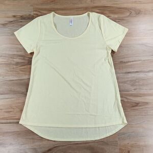 🔹️LuLaRoe Yellow Scoop Neck Hi-low Short Sleeve Top Medium
